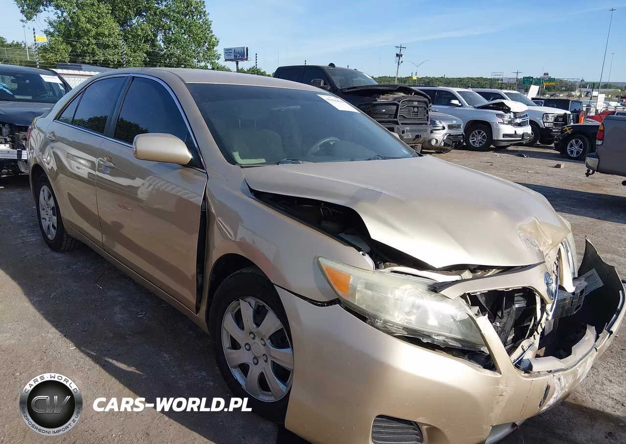 2011 Toyota Camry Le – zdjęcie 1 z 16