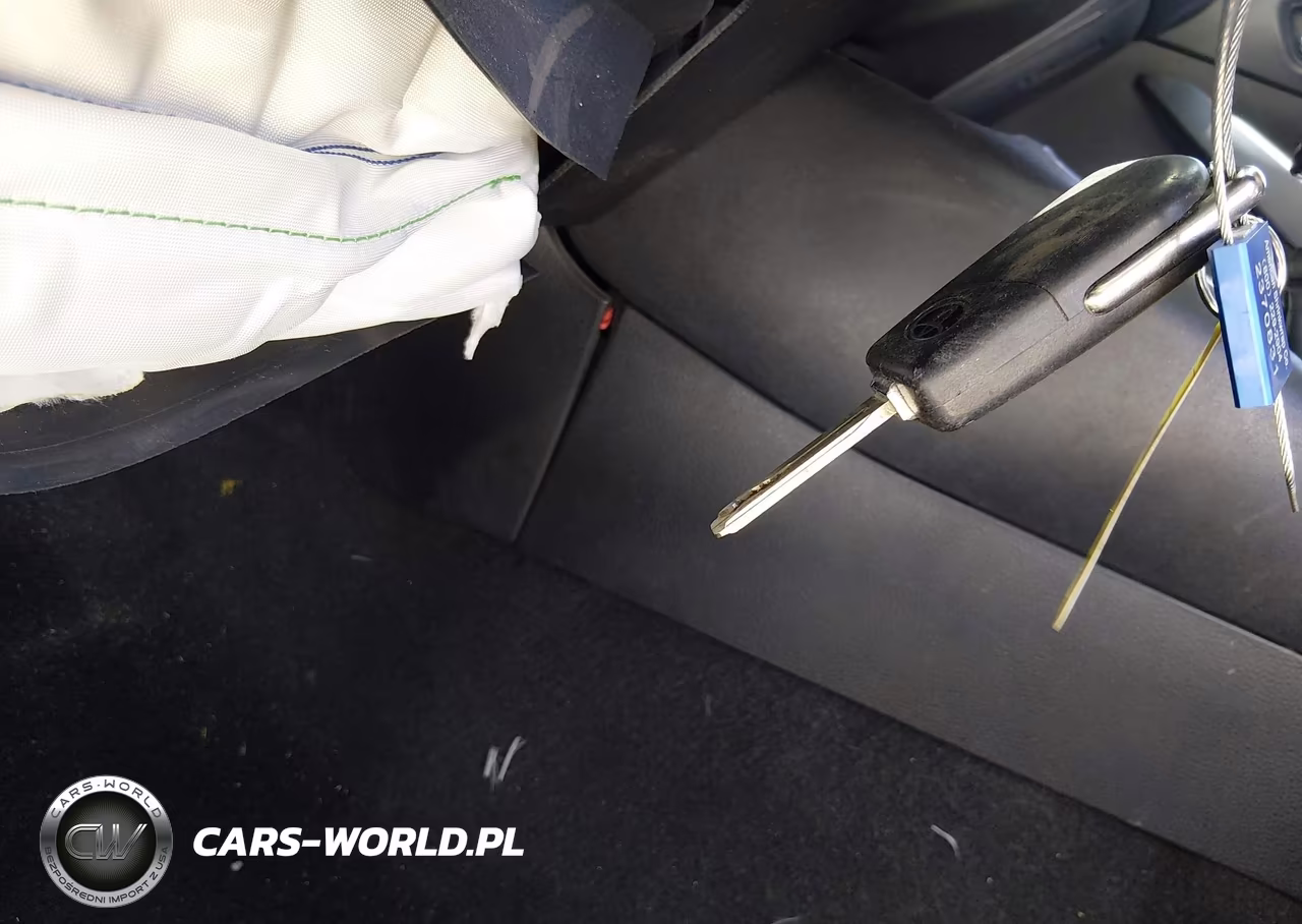 2020 Toyota Corolla Le VIN:5YFEPRAE3LP106372 - 11