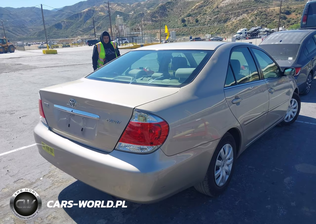 2005 Toyota Camry Le-Se-Std-Xle VIN:4T1BE32K35U522336 - 4