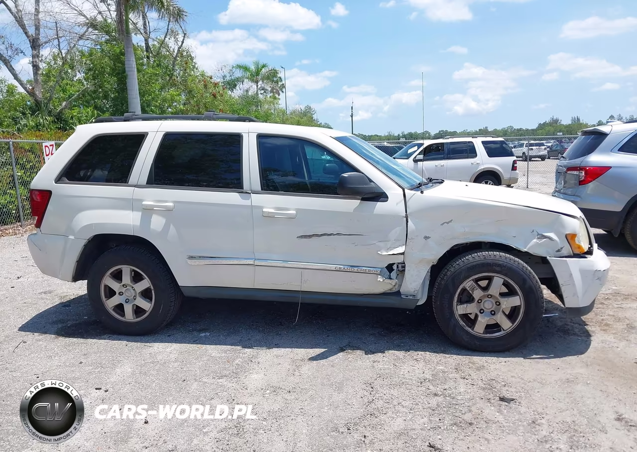 2010 Jeep Grand Cherokee Laredo VIN:1J4PR4GK0AC134844 - 13
