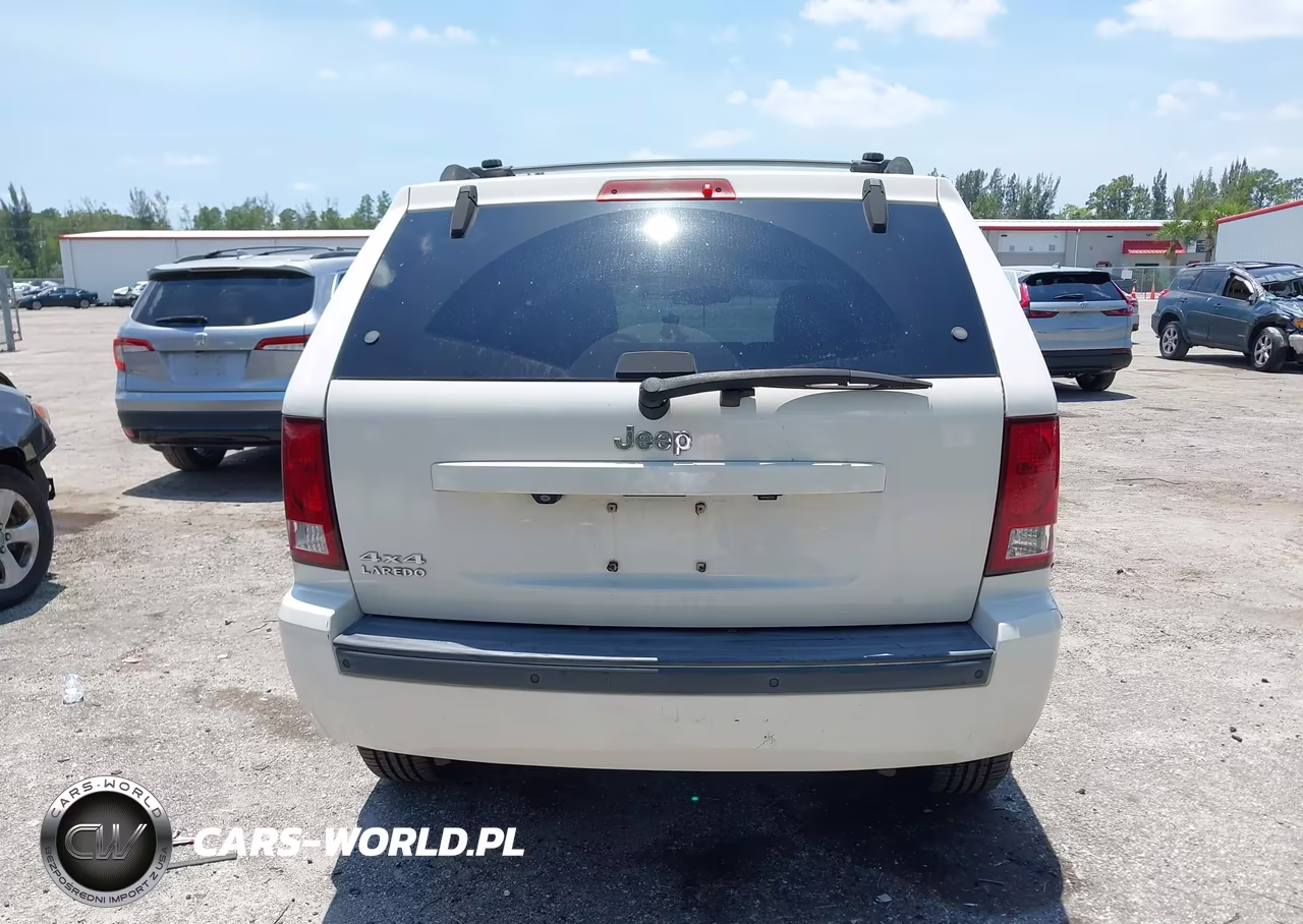 2010 Jeep Grand Cherokee Laredo VIN:1J4PR4GK0AC134844 - 16