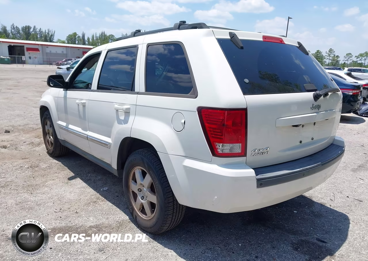 2010 Jeep Grand Cherokee Laredo VIN:1J4PR4GK0AC134844 - 3