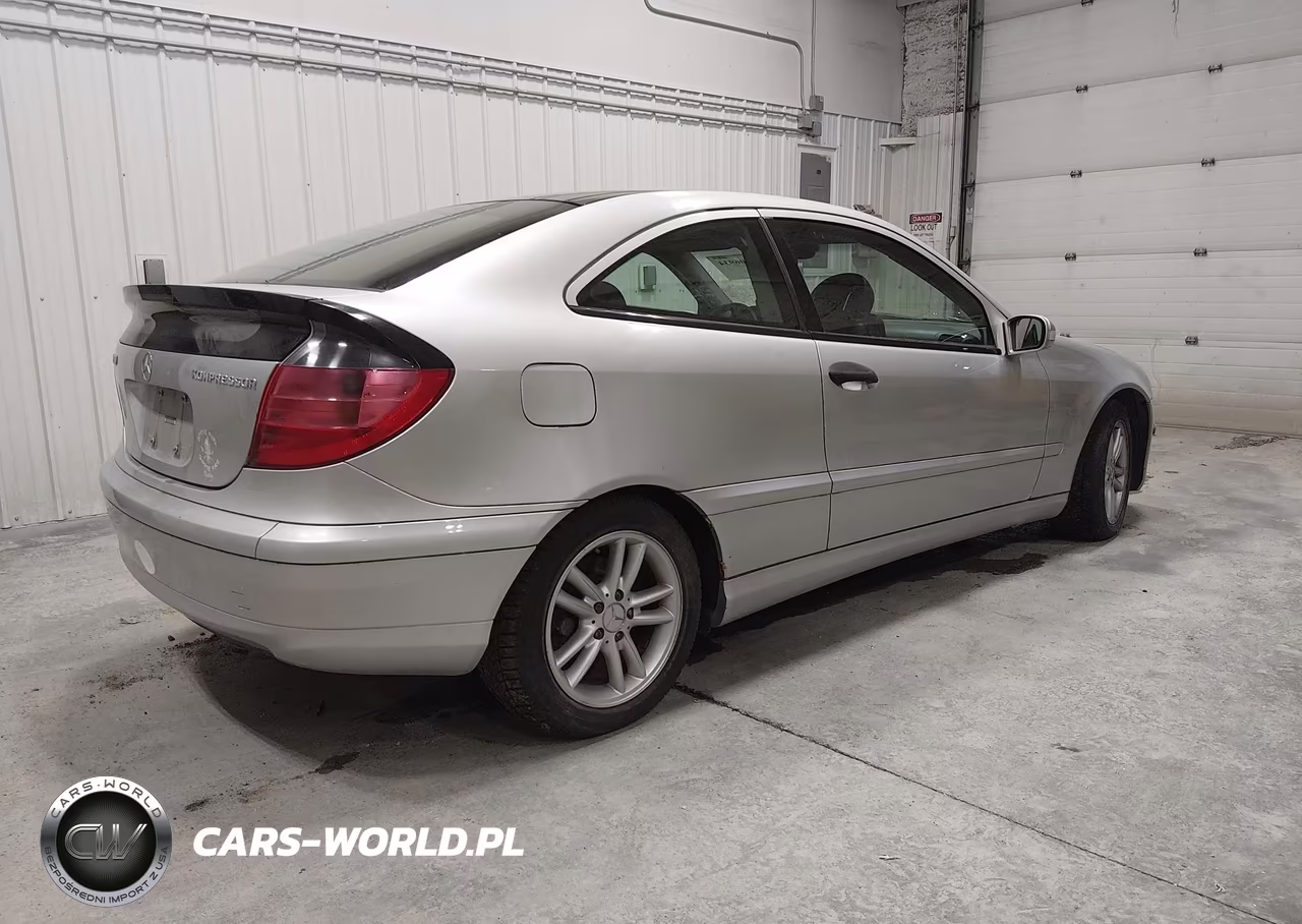 2002 Mercedes-Benz C 230K Sport Coupe VIN:WDBRN47J92A367571 - 4