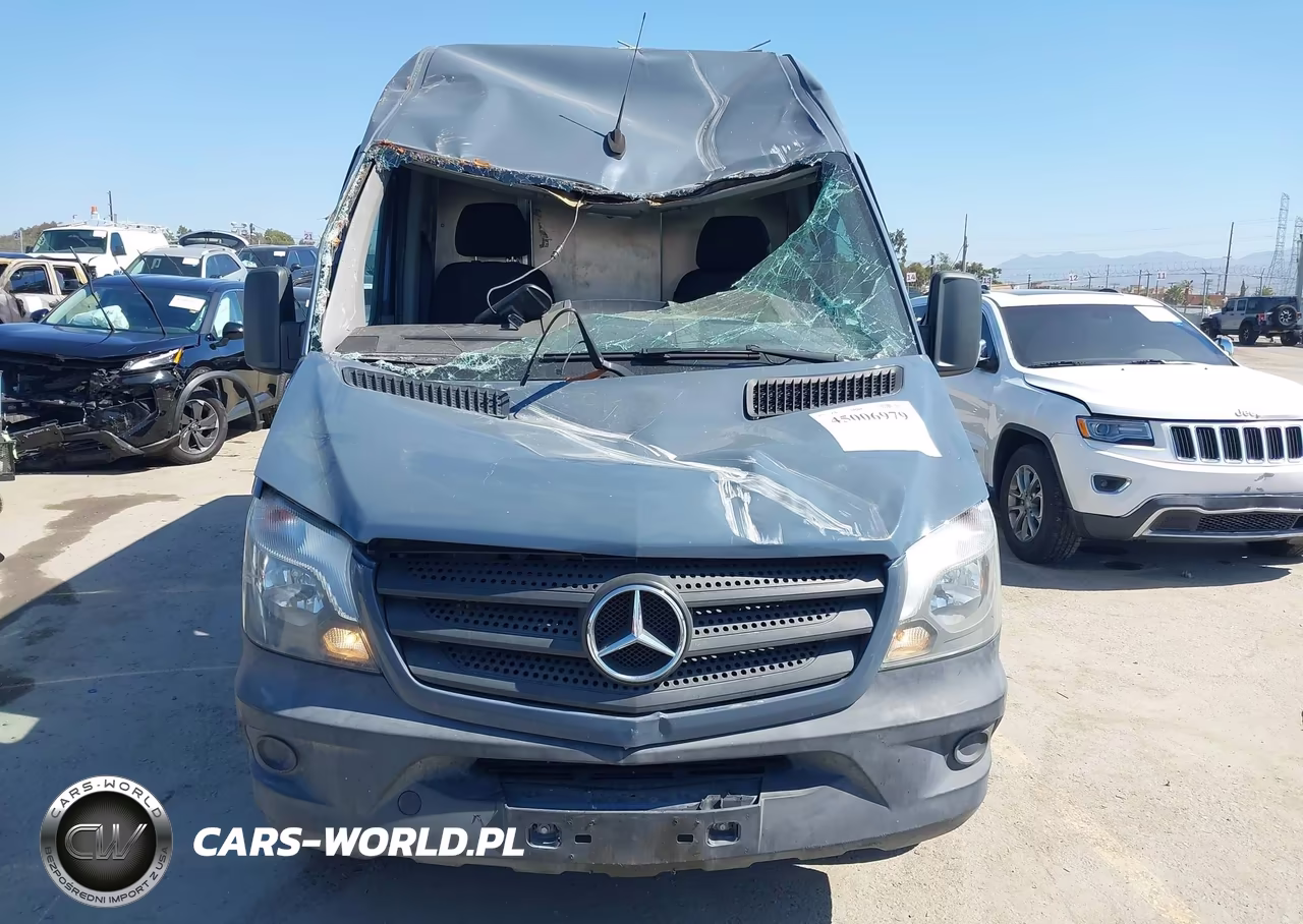 2018 Mercedes-Benz Sprinter 2500 Standard Roof V6 VIN:WD3PE7CD9JP645076 - 12