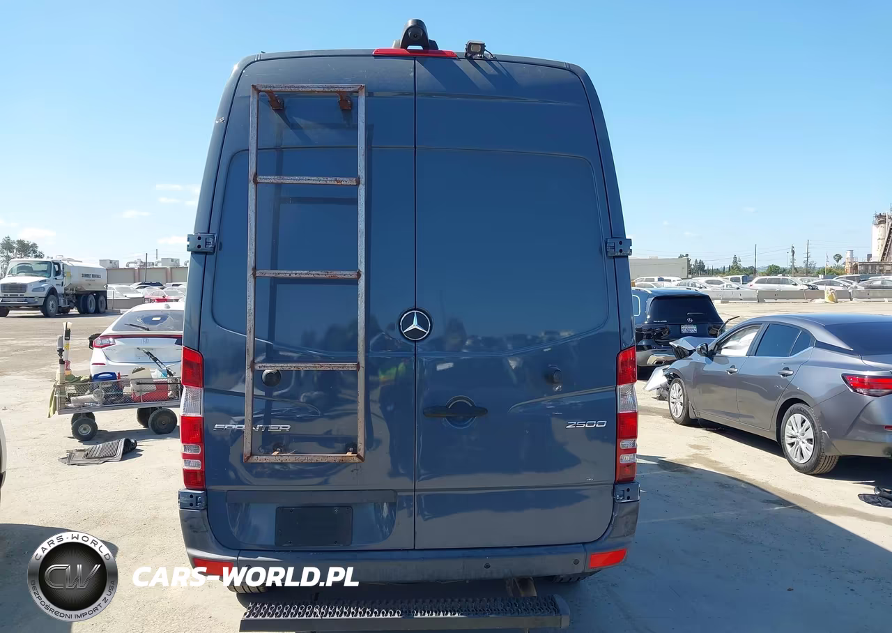 2018 Mercedes-Benz Sprinter 2500 Standard Roof V6 VIN:WD3PE7CD9JP645076 - 16