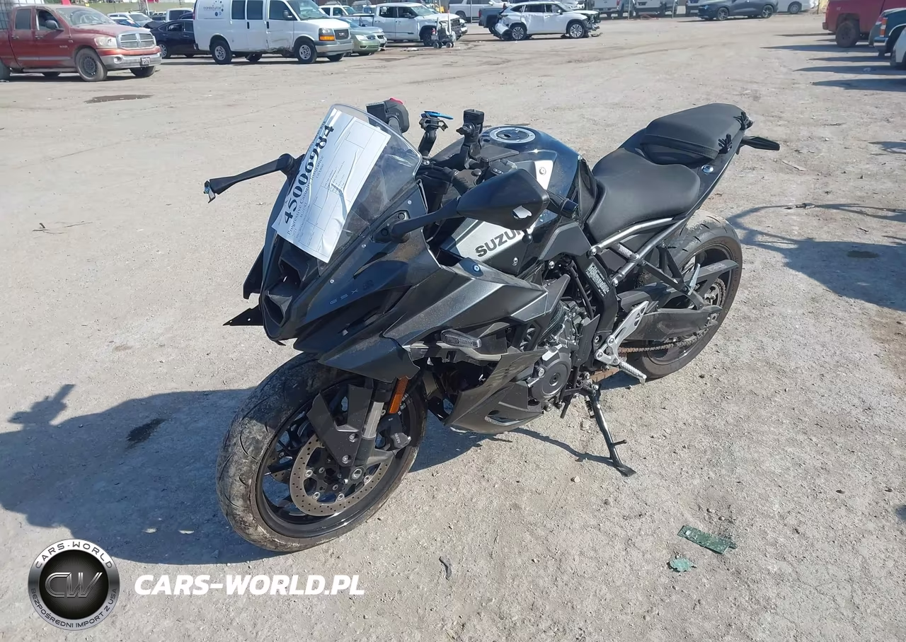 2025 Suzuki Gsx800 F VIN:JS1EM13B5S7101584 - 2