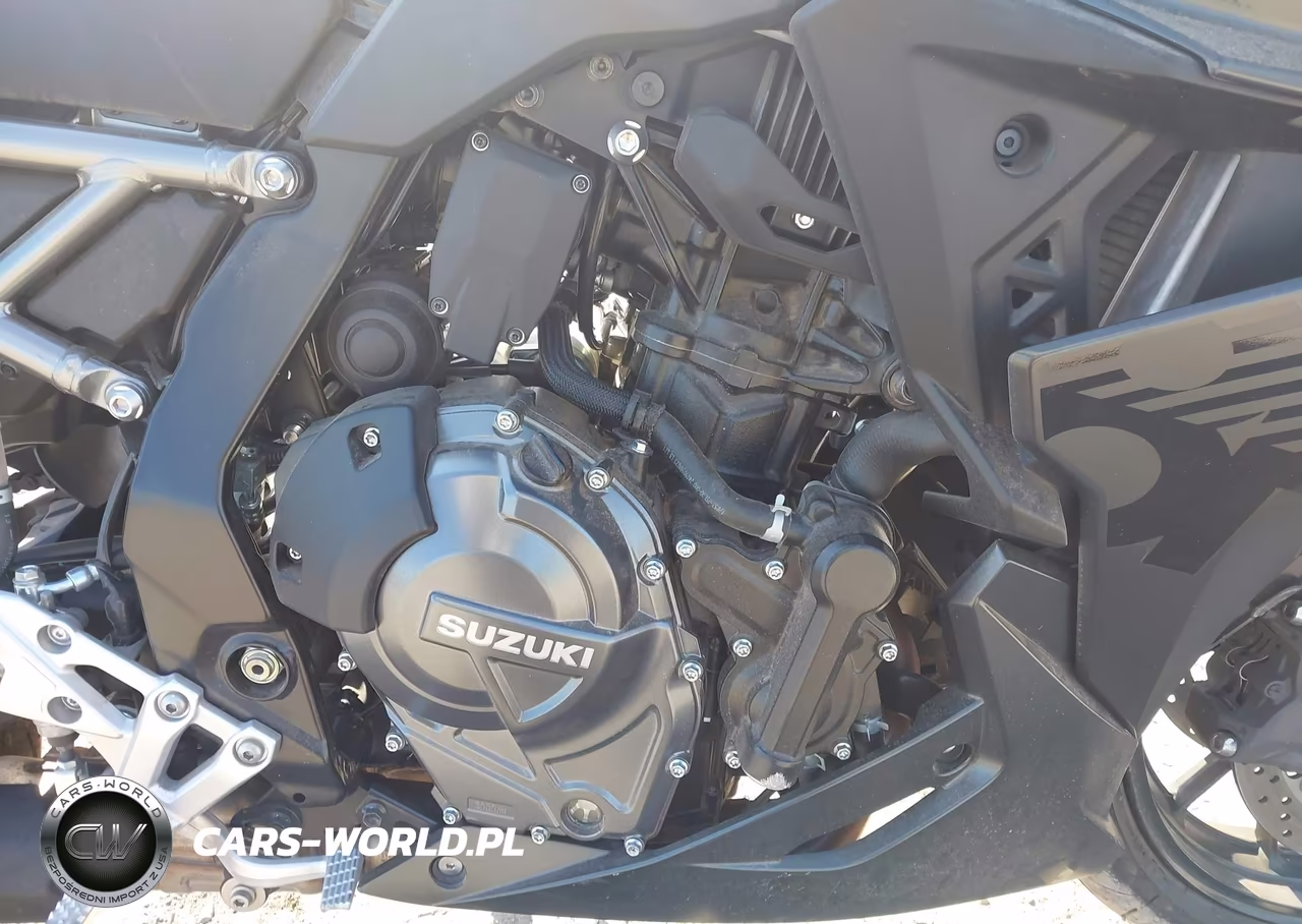 2025 Suzuki Gsx800 F VIN:JS1EM13B5S7101584 - 8