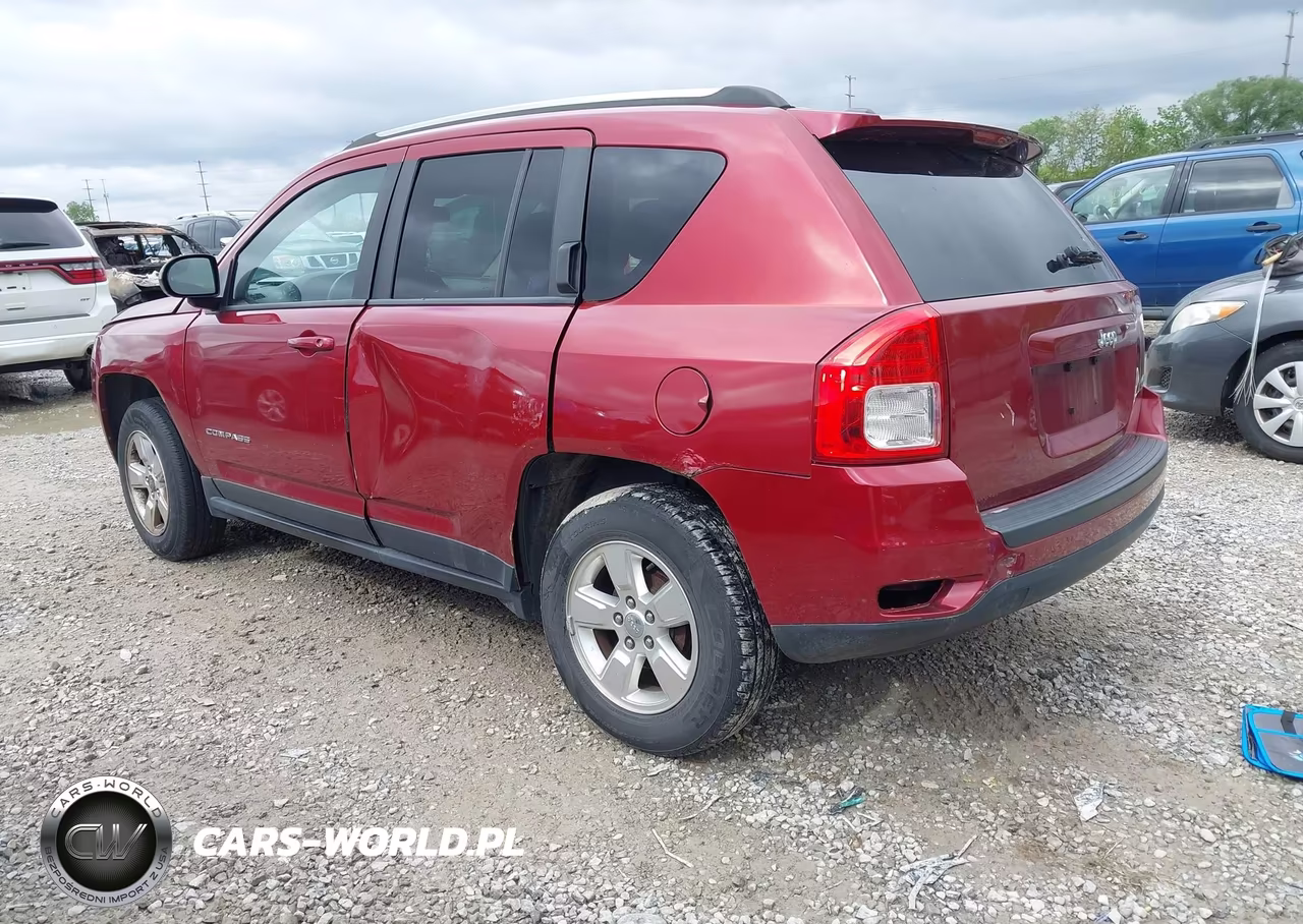 2013 Jeep Compass Latitude VIN:1C4NJCEA1DD208389 - 3