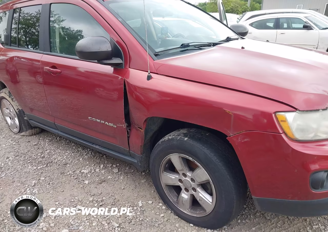 2013 Jeep Compass Latitude VIN:1C4NJCEA1DD208389 - 6