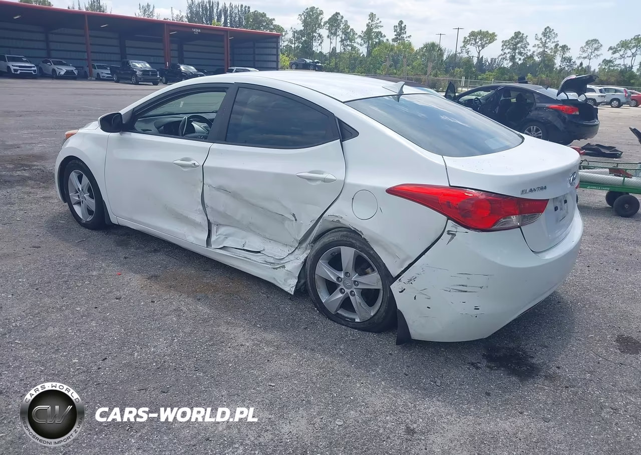 2013 Hyundai Elantra Gls VIN:5NPDH4AE1DH424954 - 3