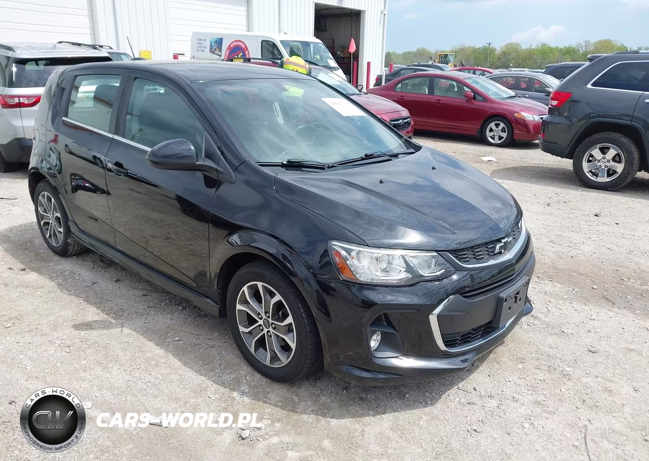 2018 Chevrolet Sonic Lt Auto – zdjęcie 1 z 17