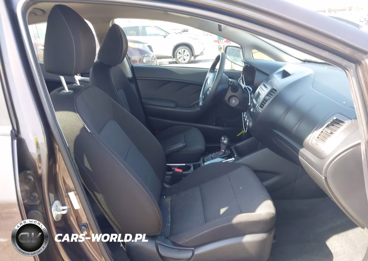 2018 Kia Forte Lx VIN:3KPFK4A74JE177571 - 5