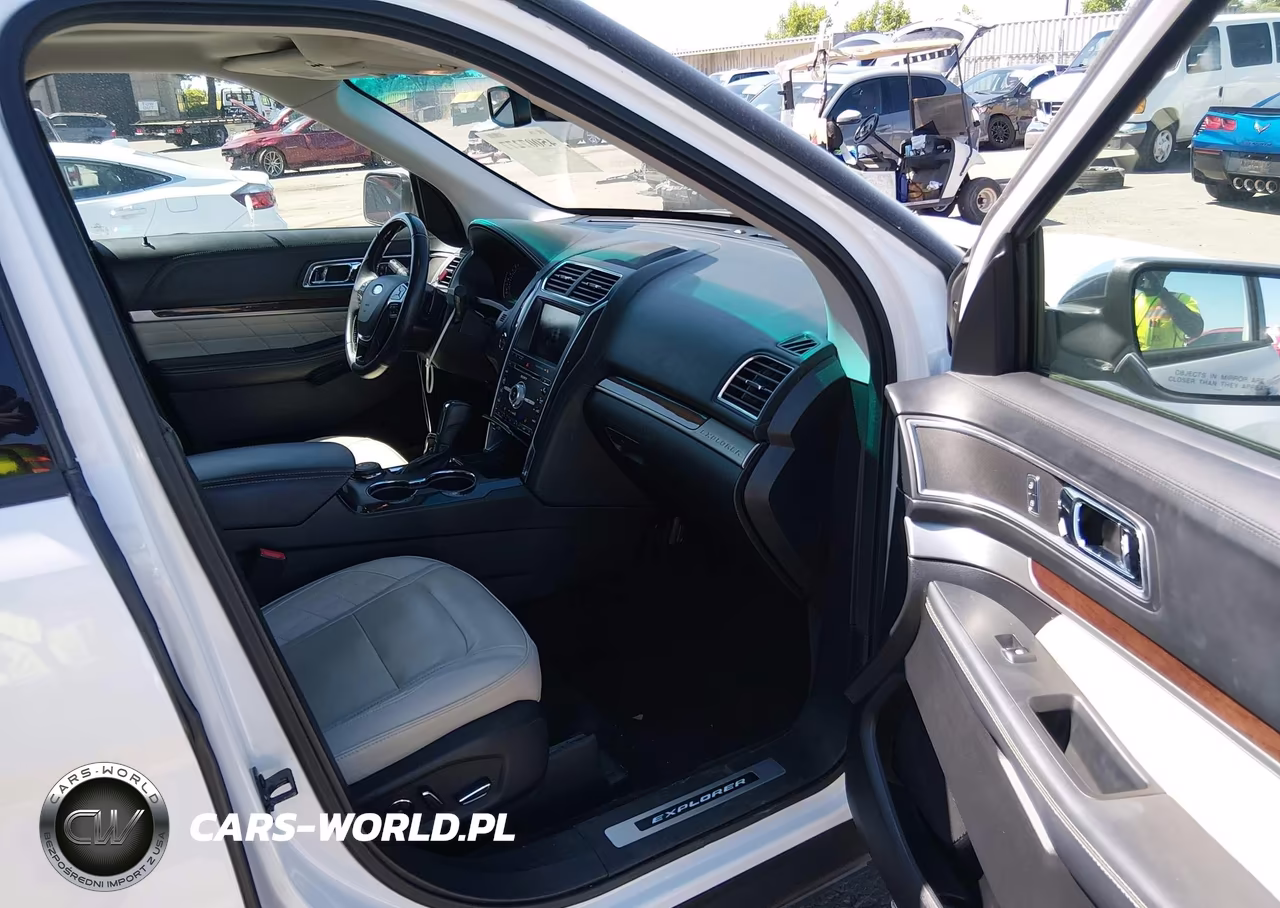 2016 Ford Explorer Platinum VIN:1FM5K8HTXGGB53043 - 5