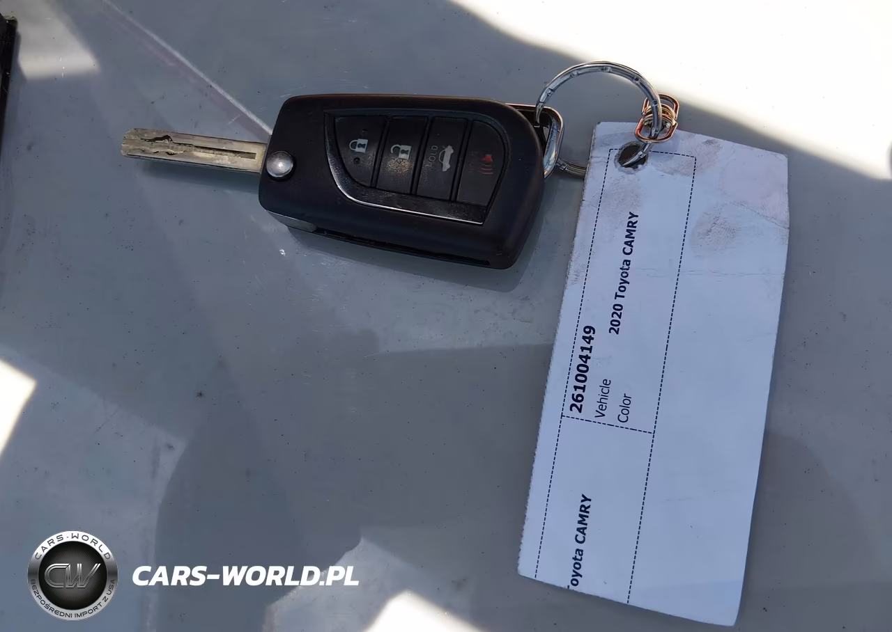 2020 Toyota Camry Le VIN:4T1C11AK9LU872735 - 11