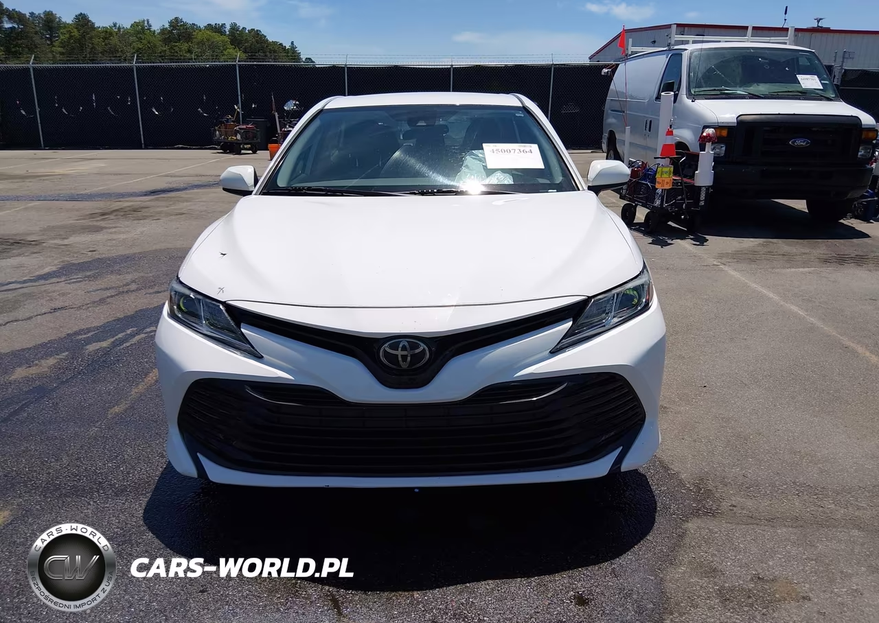2020 Toyota Camry Le VIN:4T1C11AK9LU872735 - 13