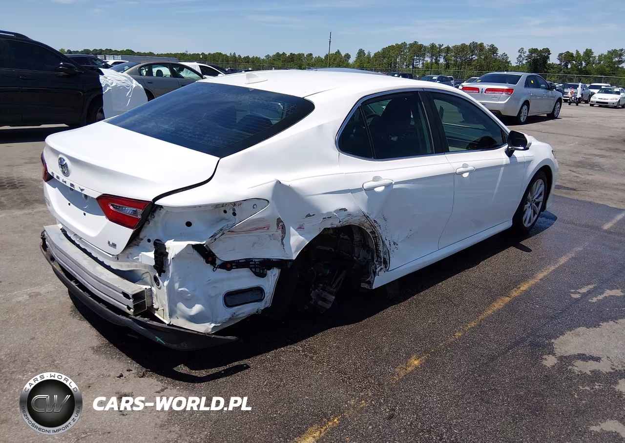 2020 Toyota Camry Le VIN:4T1C11AK9LU872735 - 4