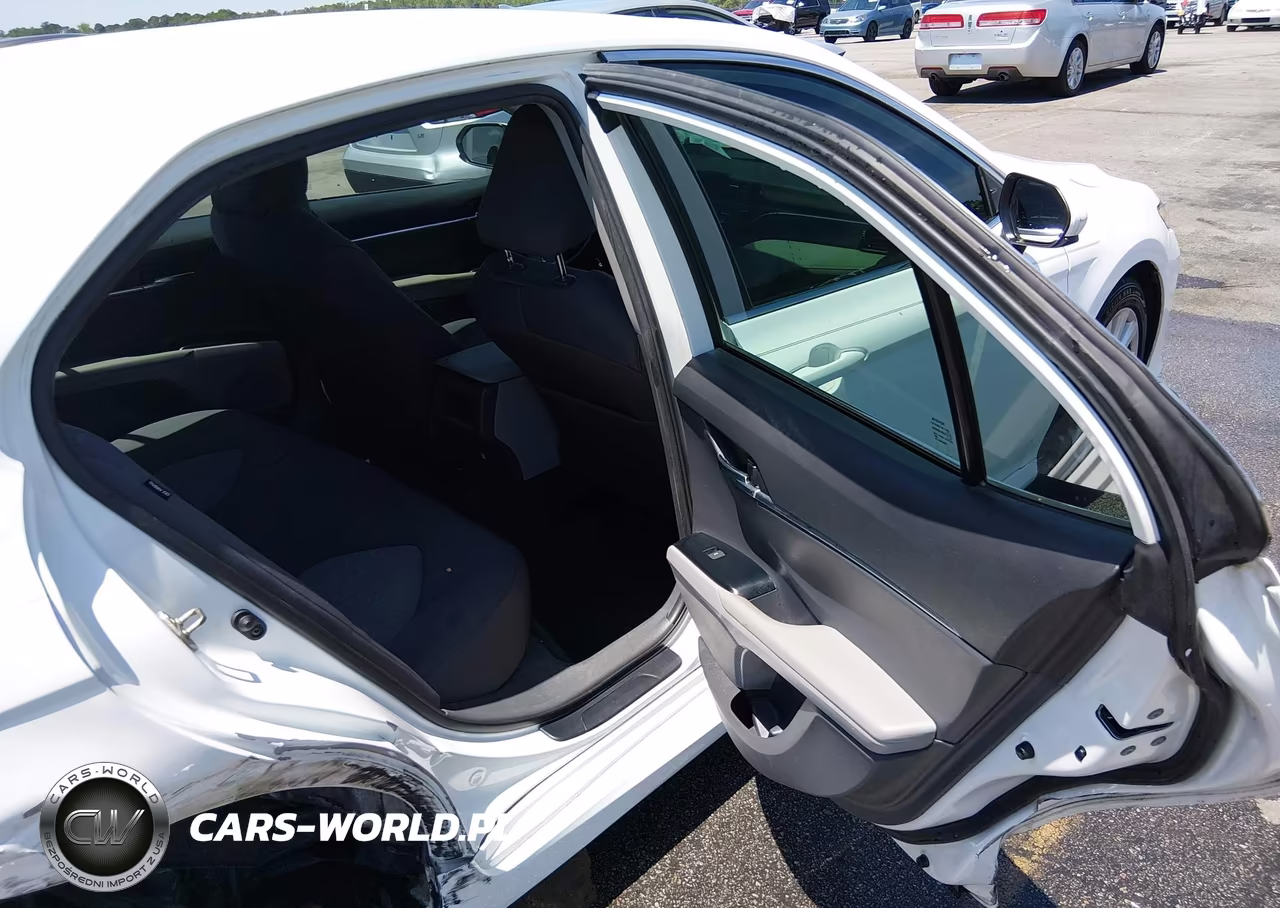 2020 Toyota Camry Le VIN:4T1C11AK9LU872735 - 8