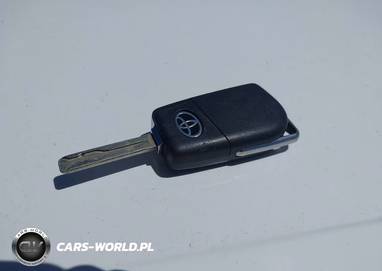 2020 Toyota Camry Le VIN:4T1C11AK7LU311918 - 11