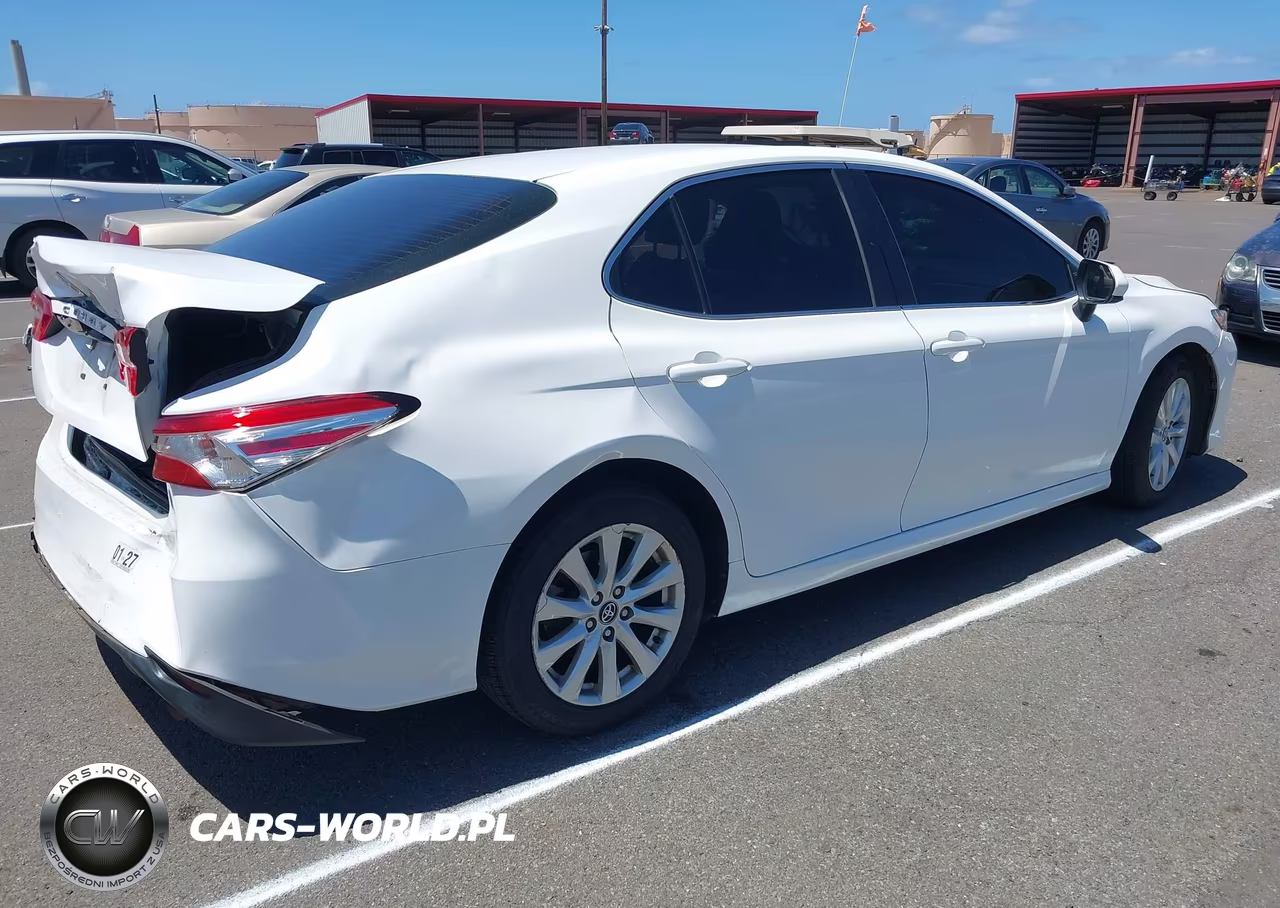 2020 Toyota Camry Le VIN:4T1C11AK7LU311918 - 4