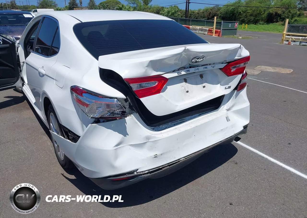 2020 Toyota Camry Le VIN:4T1C11AK7LU311918 - 6