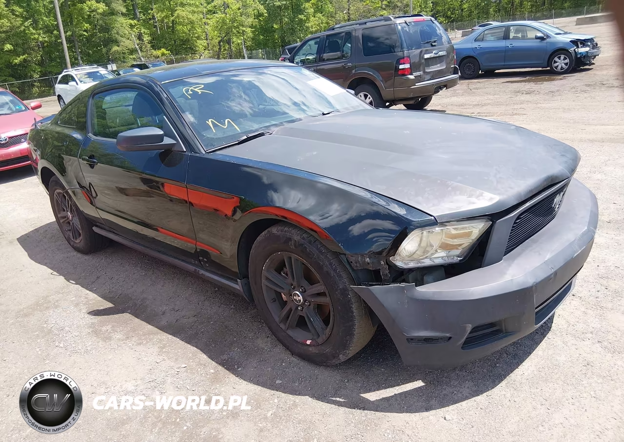 2010 Ford Mustang V6-V6 Premium