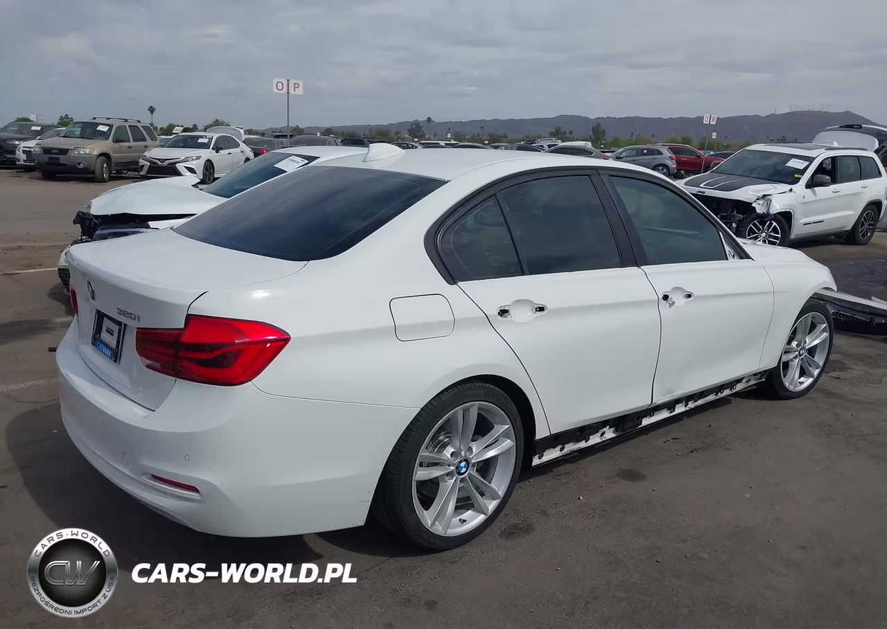 2016 BMW 320I VIN:WBA8E1G50GNU10044 - 4