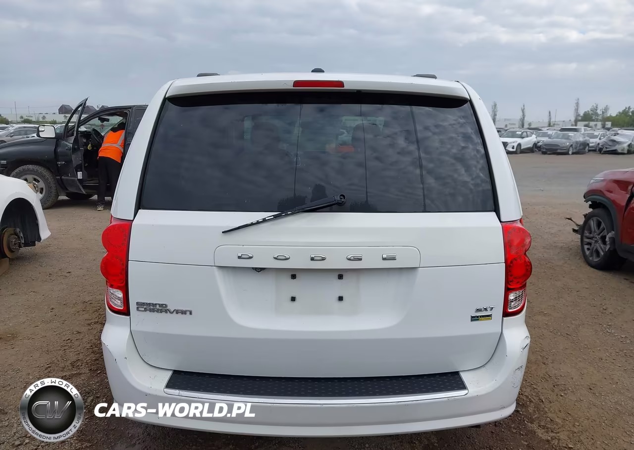 2018 Dodge Grand Caravan Sxt VIN:2C4RDGCG1JR241280 - 16