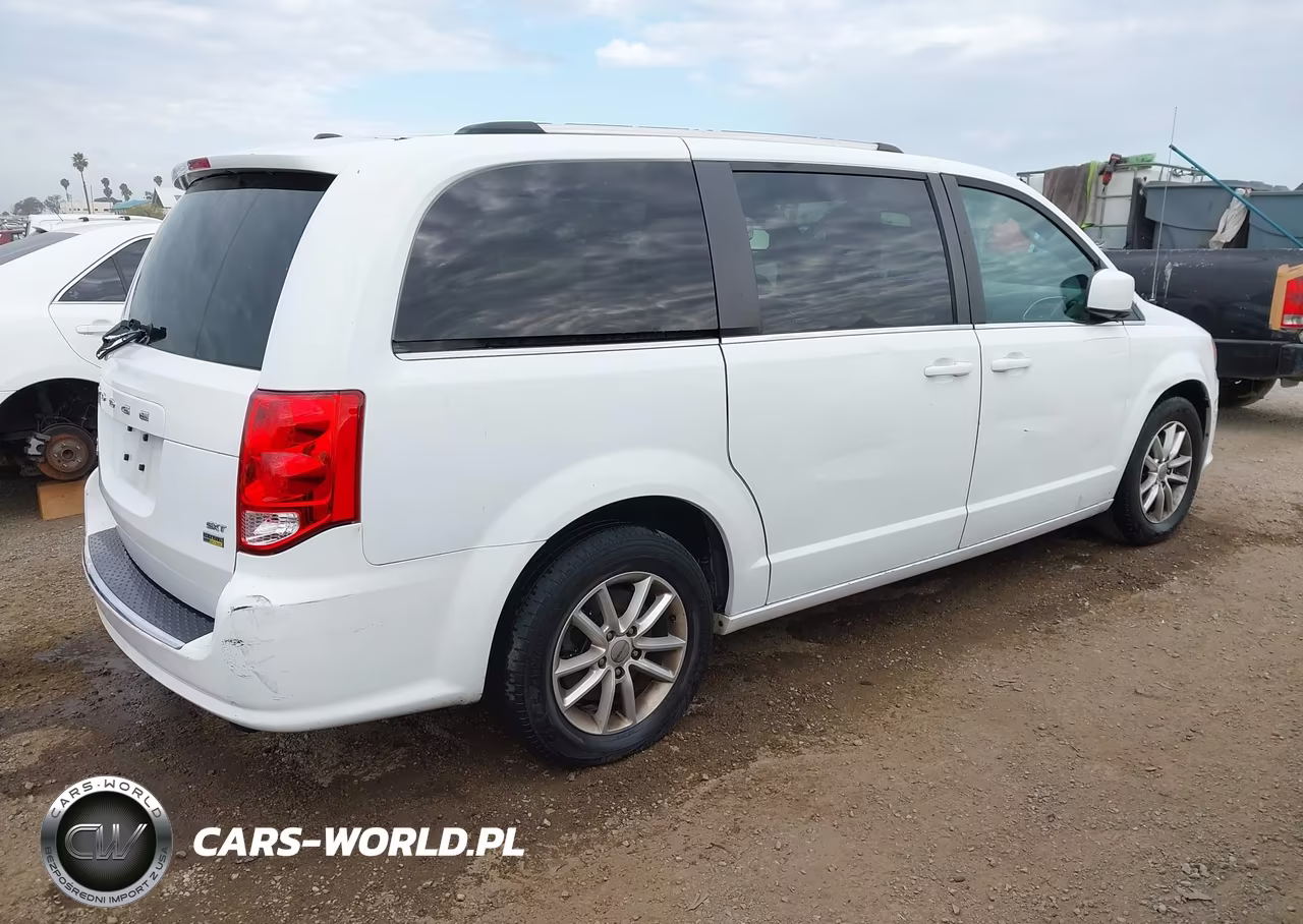 2018 Dodge Grand Caravan Sxt VIN:2C4RDGCG1JR241280 - 4