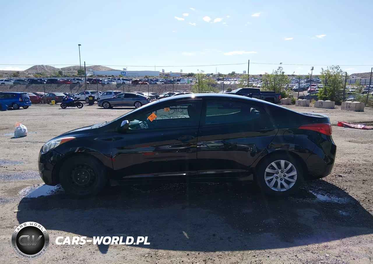 2012 Hyundai Elantra Gls VIN:5NPDH4AEXCH102697 - 13