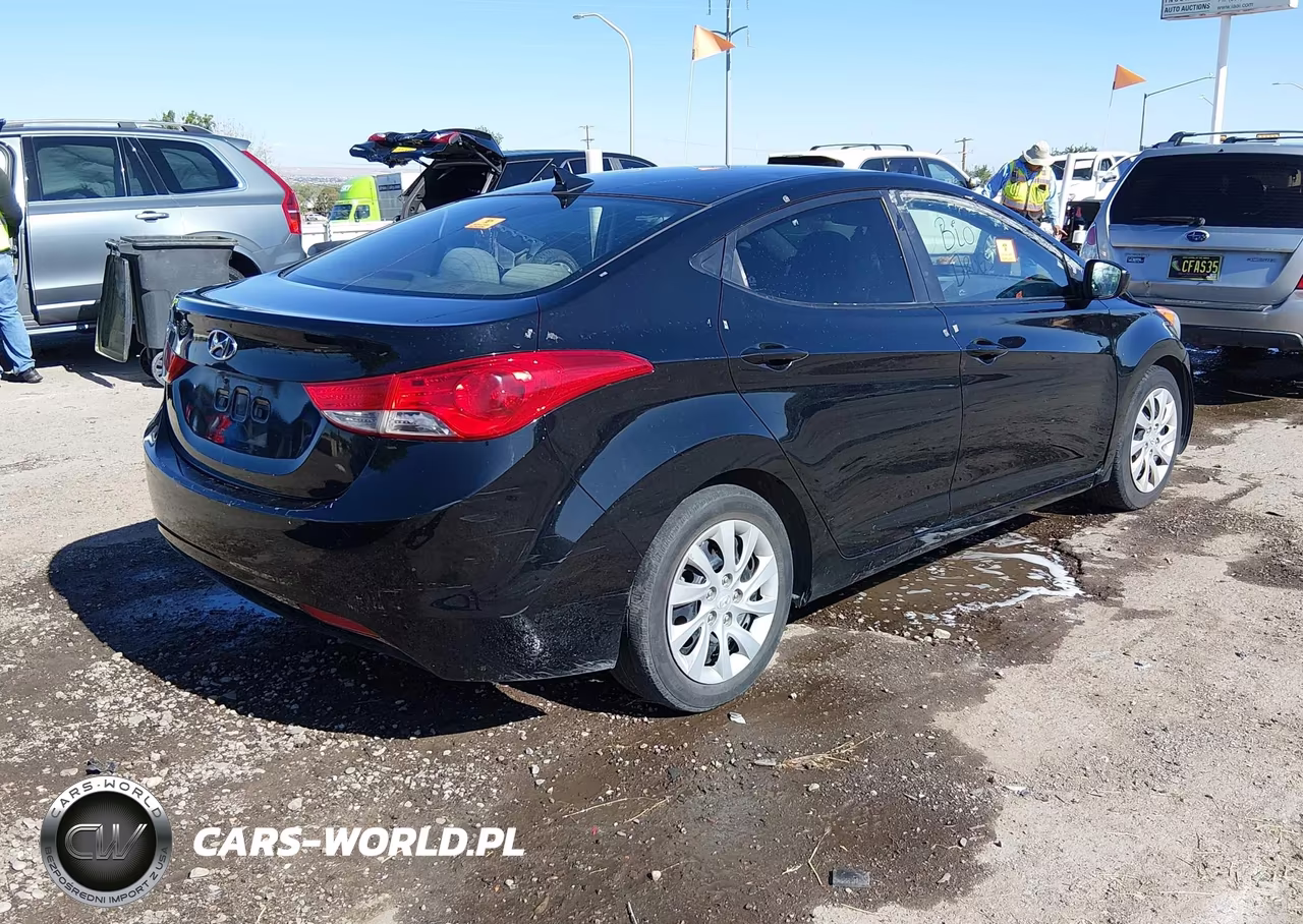 2012 Hyundai Elantra Gls VIN:5NPDH4AEXCH102697 - 4