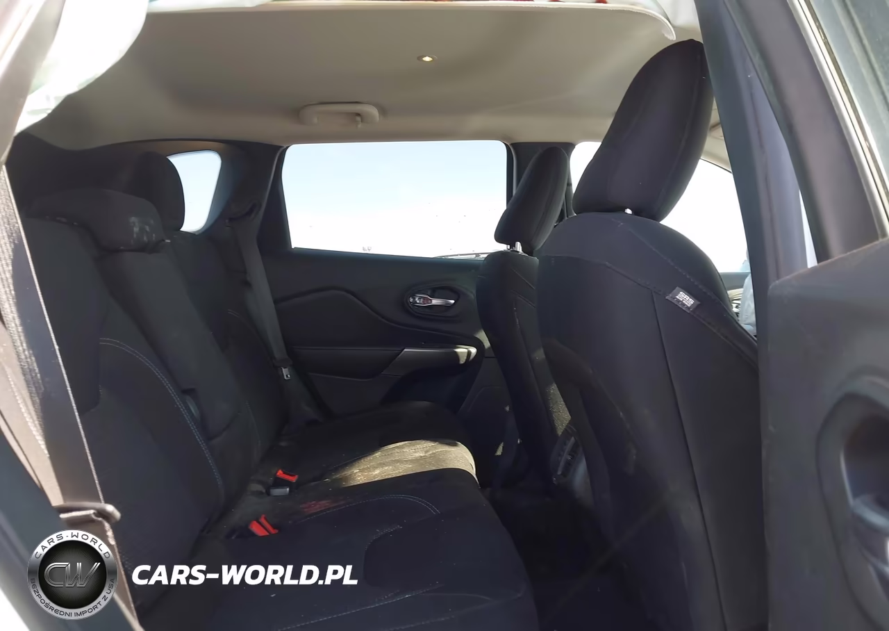 2020 Jeep Cherokee Latitude 4X4 VIN:1C4PJMCB5LD507425 - 8