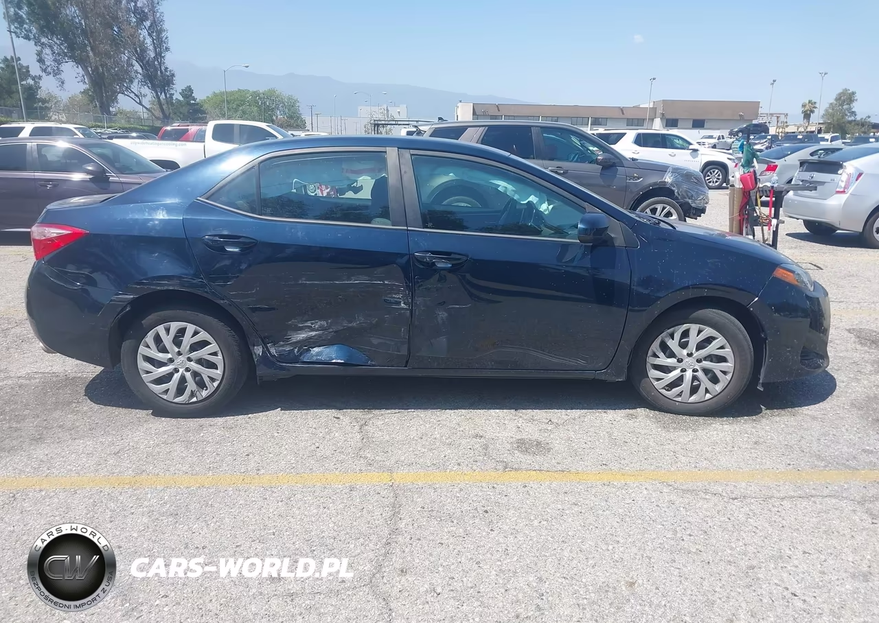 2019 Toyota Corolla Le VIN:2T1BURHE6KC167859 - 13