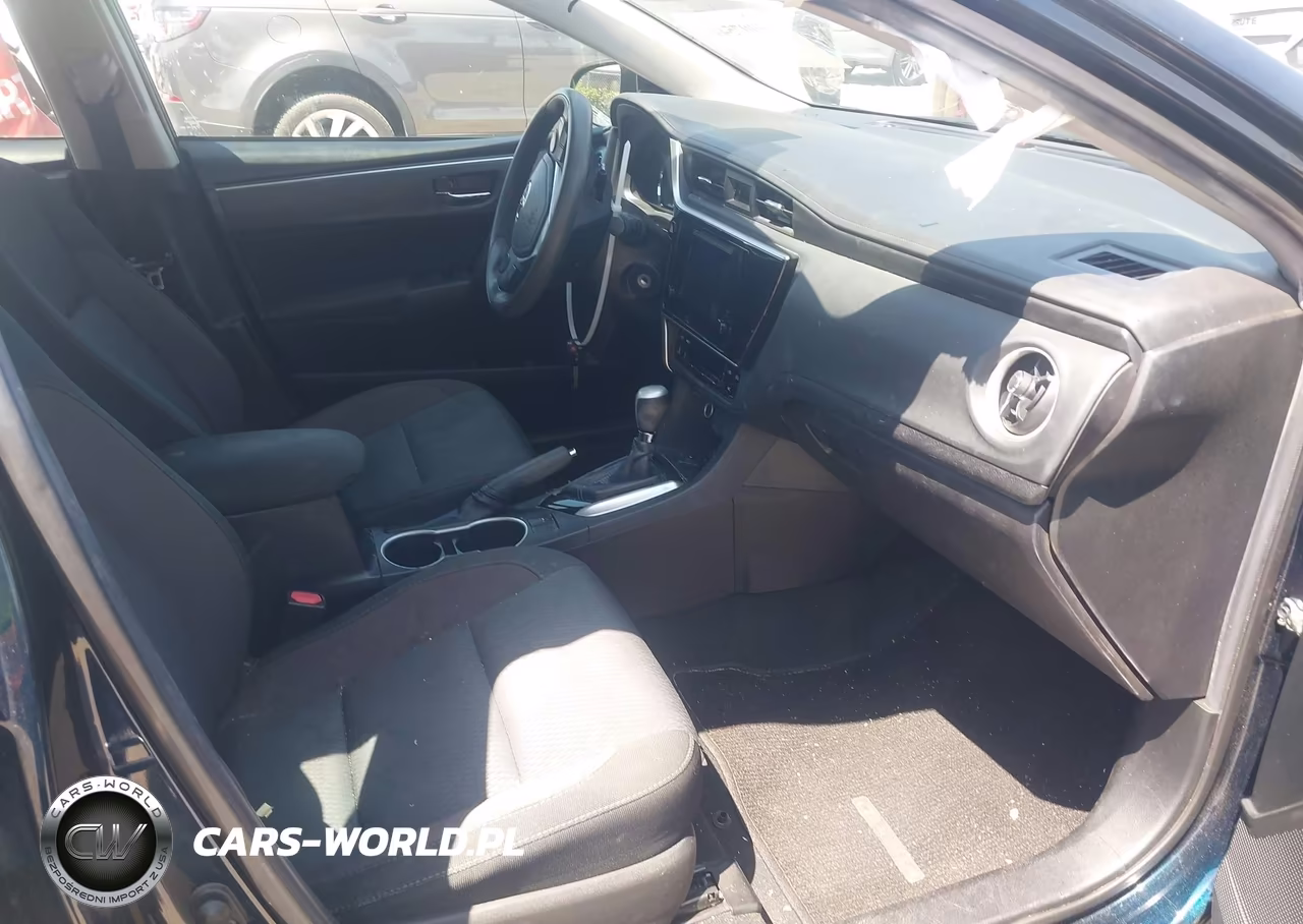 2019 Toyota Corolla Le VIN:2T1BURHE6KC167859 - 5