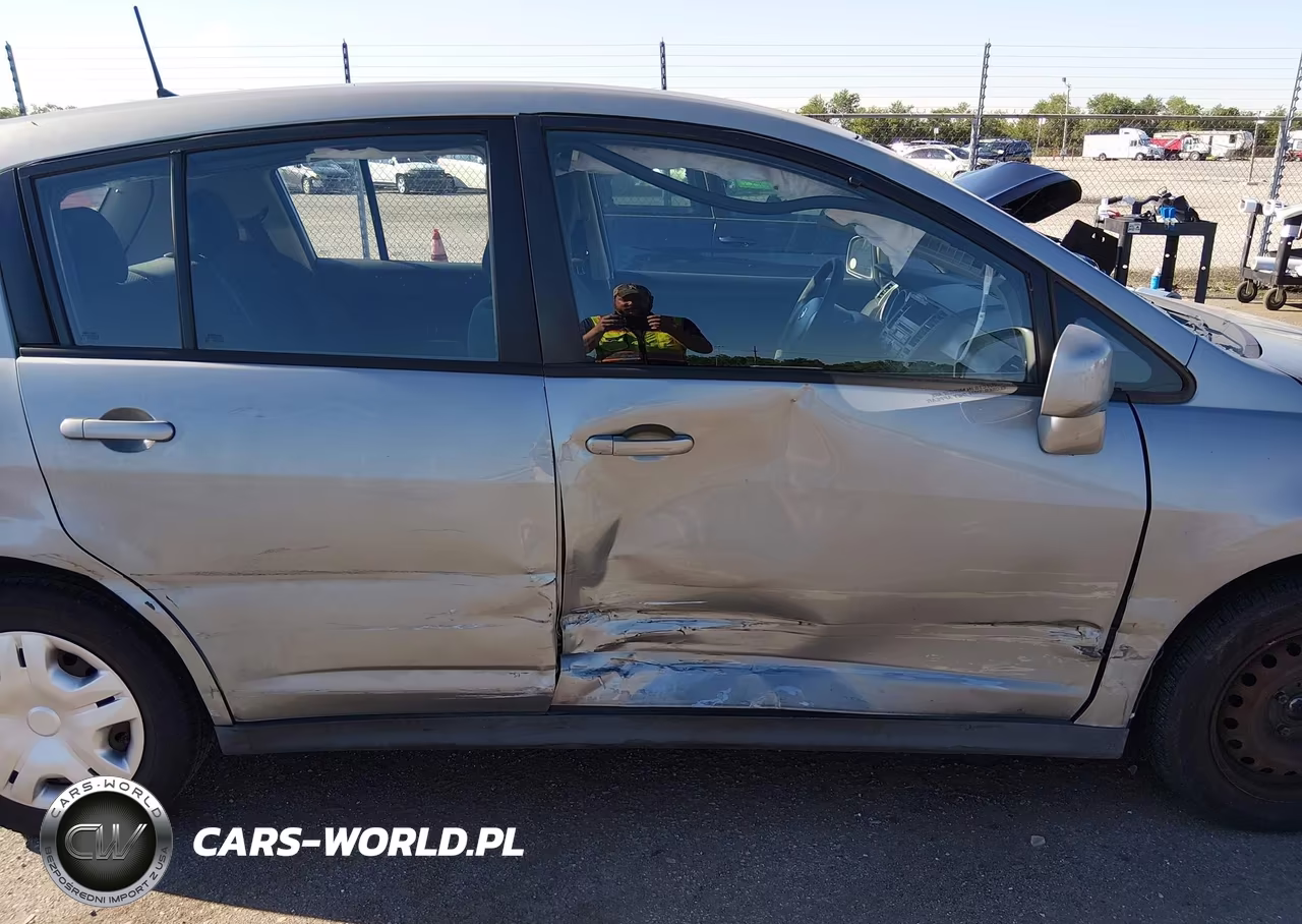 2011 Nissan Versa 1.8S VIN:3N1BC1CP7BL517819 - 13