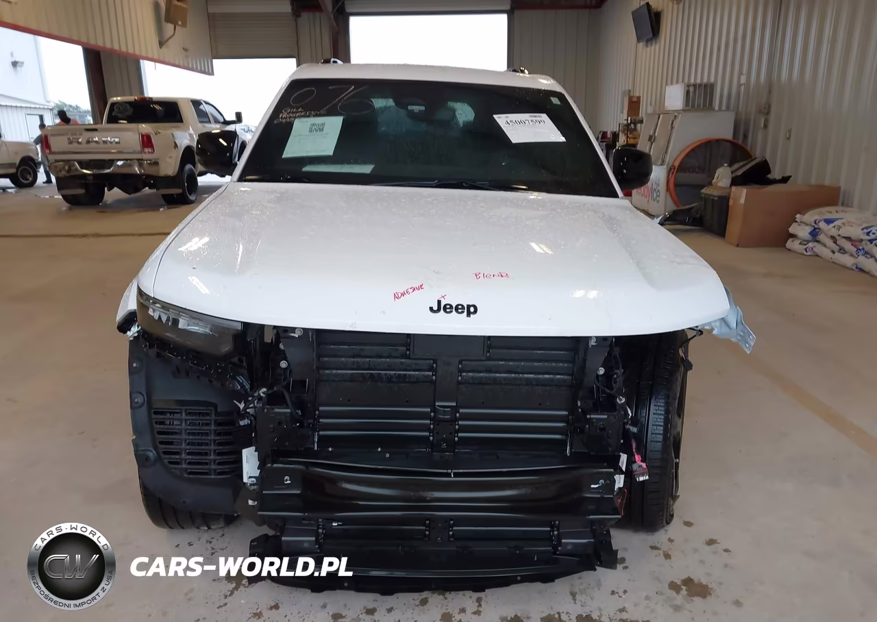 2024 Jeep Grand Cherokee Limited 4X4 VIN:1C4RJHBG4RC128332 - 13