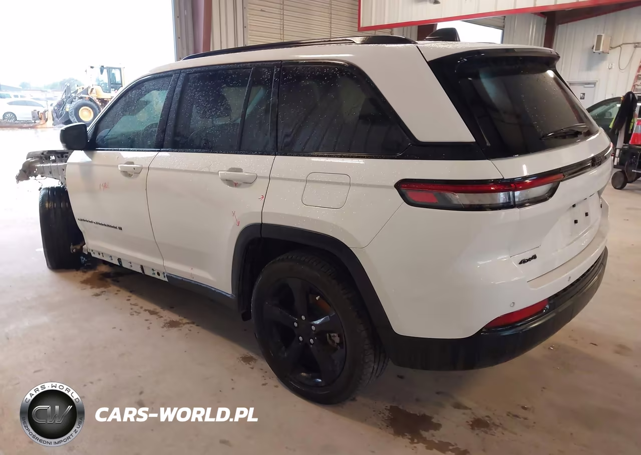2024 Jeep Grand Cherokee Limited 4X4 VIN:1C4RJHBG4RC128332 - 3