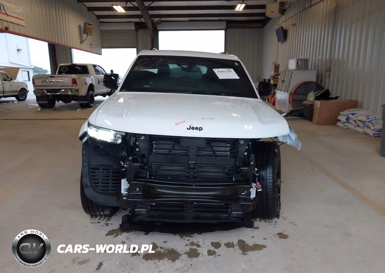 2024 Jeep Grand Cherokee Limited 4X4 VIN:1C4RJHBG4RC128332 - 6