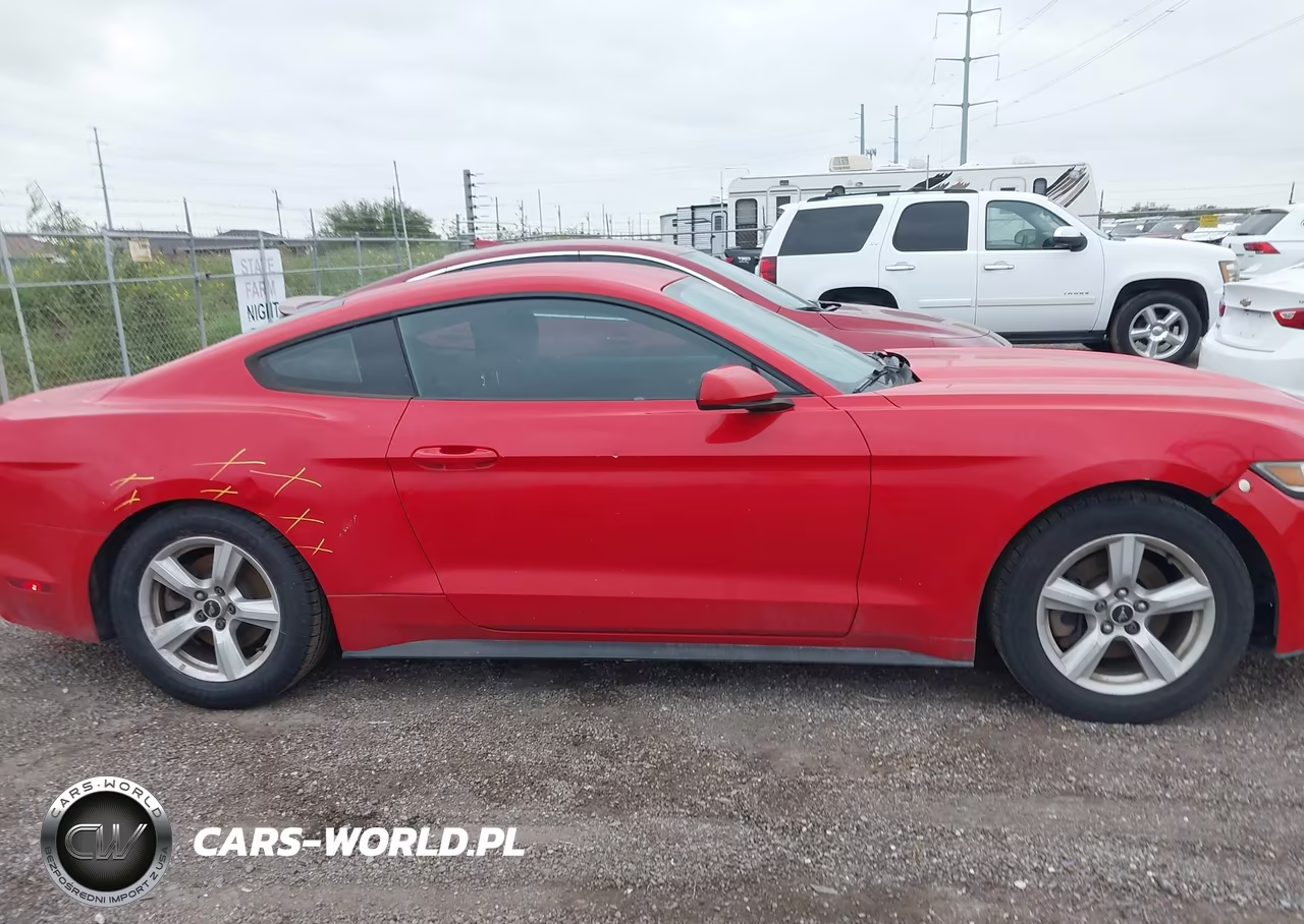 2016 Ford Mustang V6 VIN:1FA6P8AM2G5333258 - 13