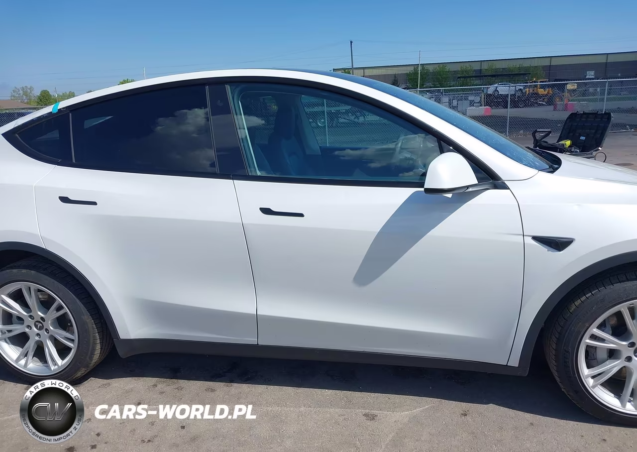 2022 Tesla Model Y Long Range Dual Motor All-Wheel Drive VIN:7SAYGDEE4NF307693 - 13