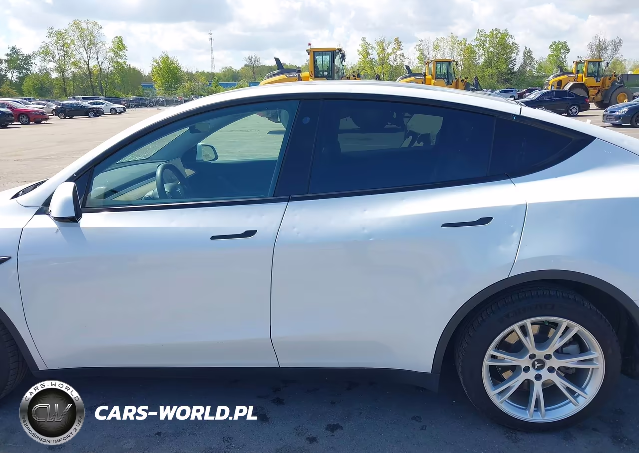 2022 Tesla Model Y Long Range Dual Motor All-Wheel Drive VIN:7SAYGDEE4NF307693 - 14