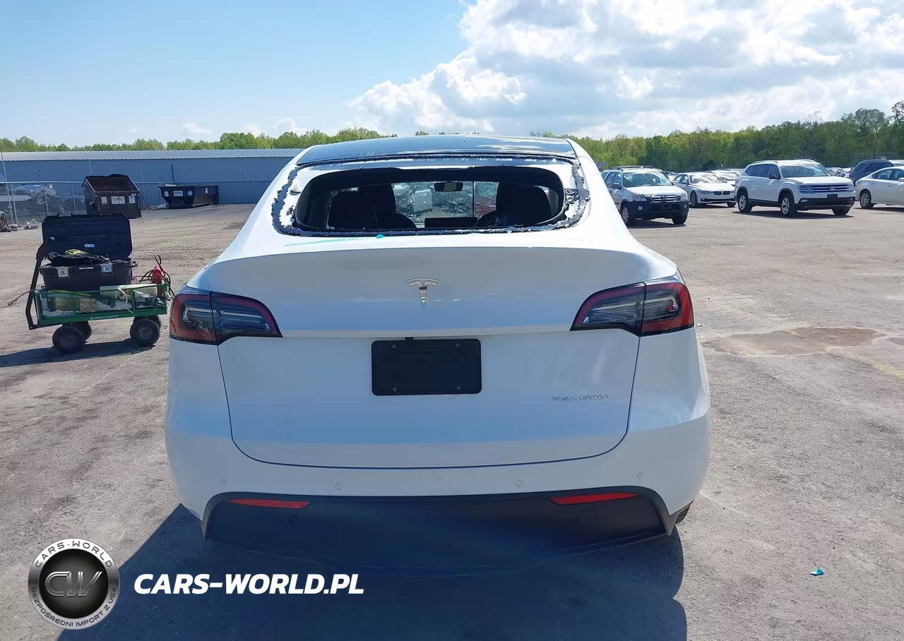 2022 Tesla Model Y Long Range Dual Motor All-Wheel Drive VIN:7SAYGDEE4NF307693 - 16