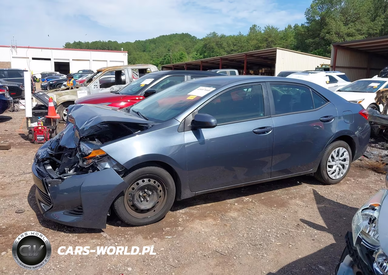 2018 Toyota Corolla Le VIN:2T1BURHE7JC991383 - 14
