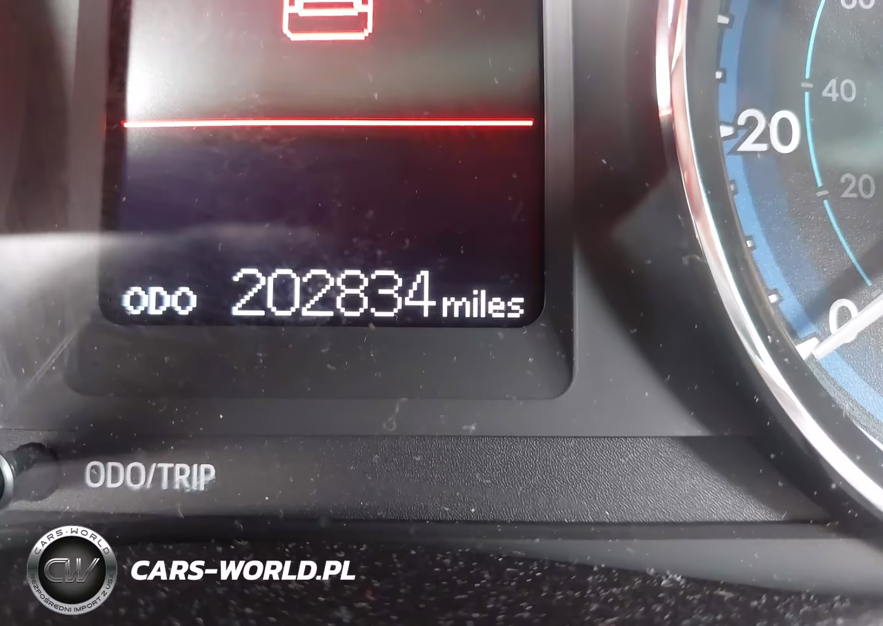2018 Toyota Corolla Le VIN:2T1BURHE7JC991383 - 15
