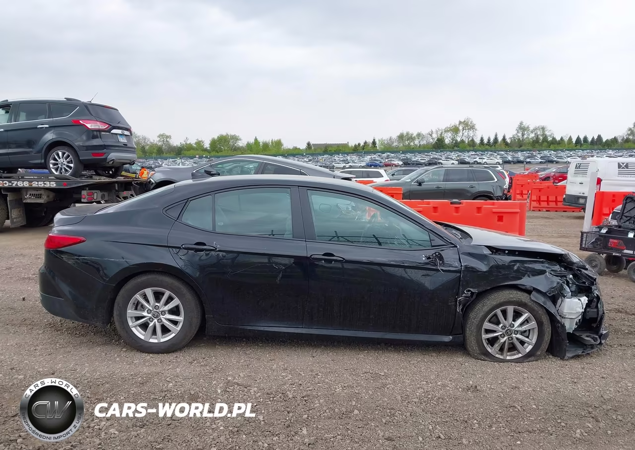 2025 Toyota Camry Le VIN:4T1DBADK1SU011108 - 13