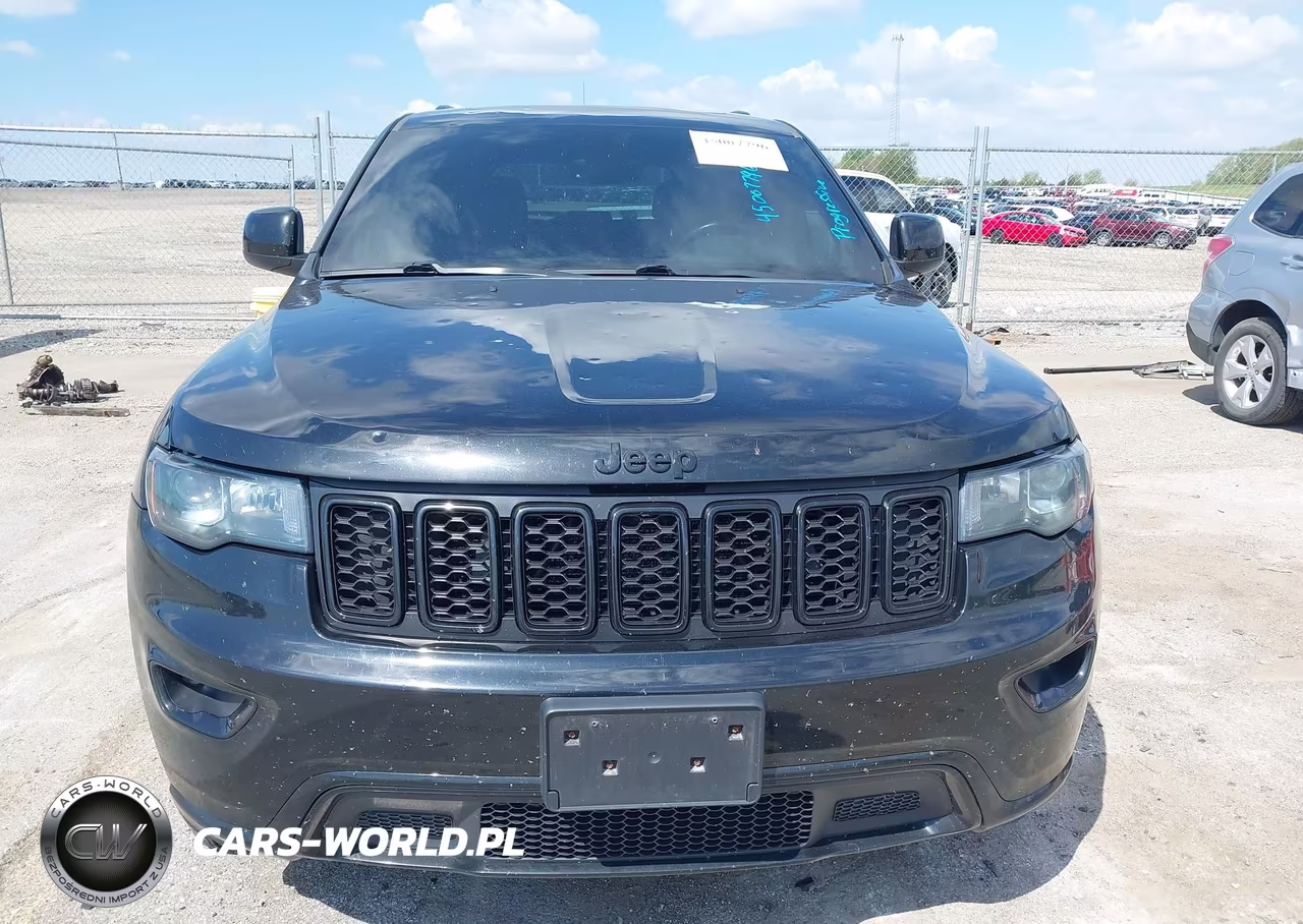 2018 Jeep Grand Cherokee Altitude 4X4 VIN:1C4RJFAG7JC203079 - 12