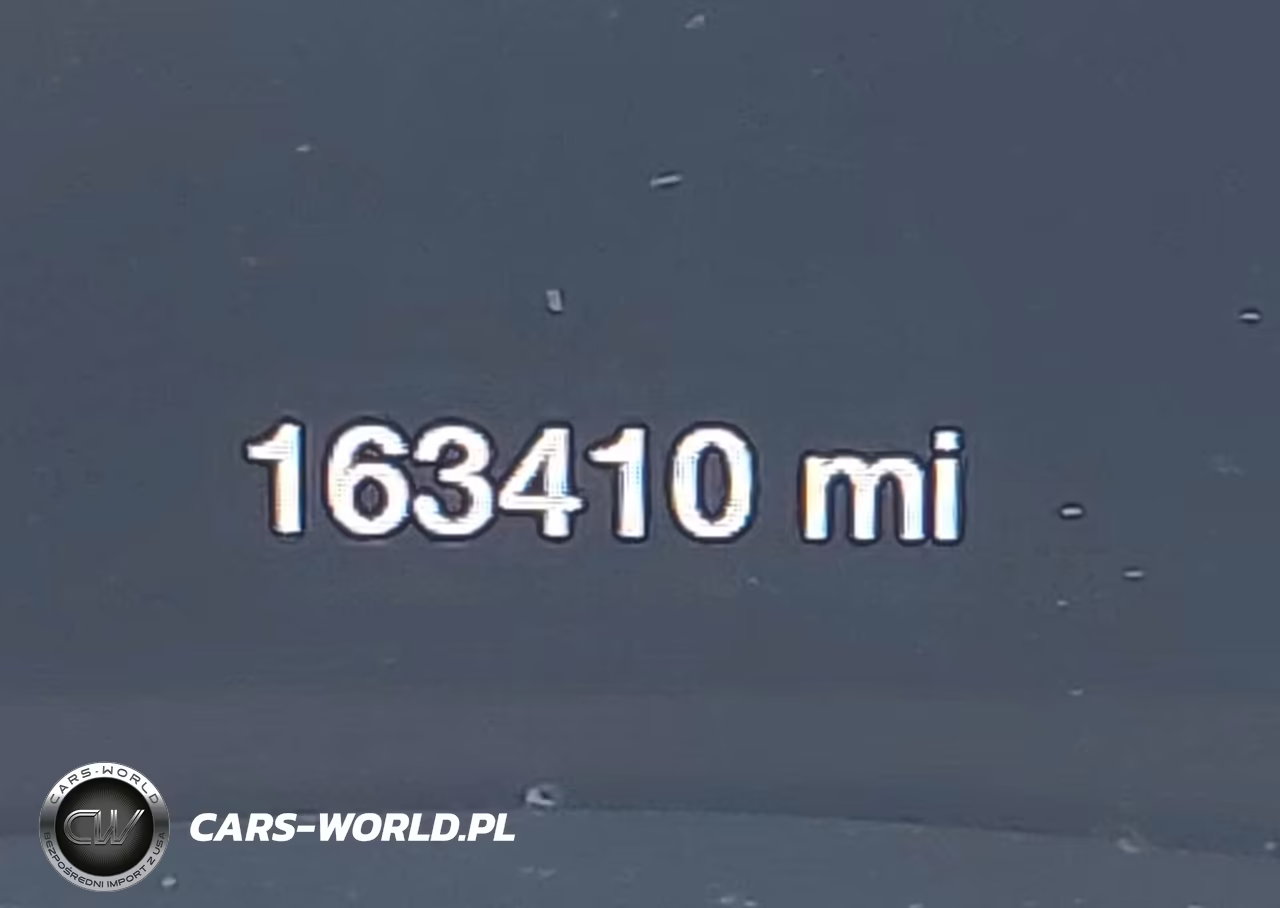 2018 Jeep Grand Cherokee Altitude 4X4 VIN:1C4RJFAG7JC203079 - 15
