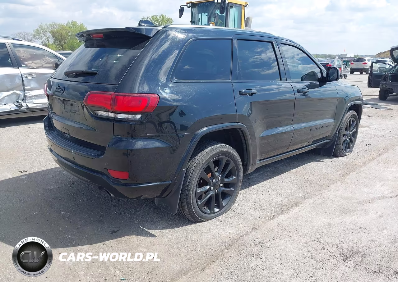 2018 Jeep Grand Cherokee Altitude 4X4 VIN:1C4RJFAG7JC203079 - 4
