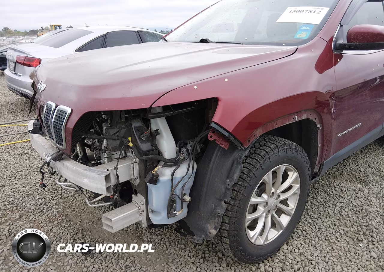 2019 Jeep Cherokee Latitude 4X4 VIN:1C4PJMCB6KD232002 - 18