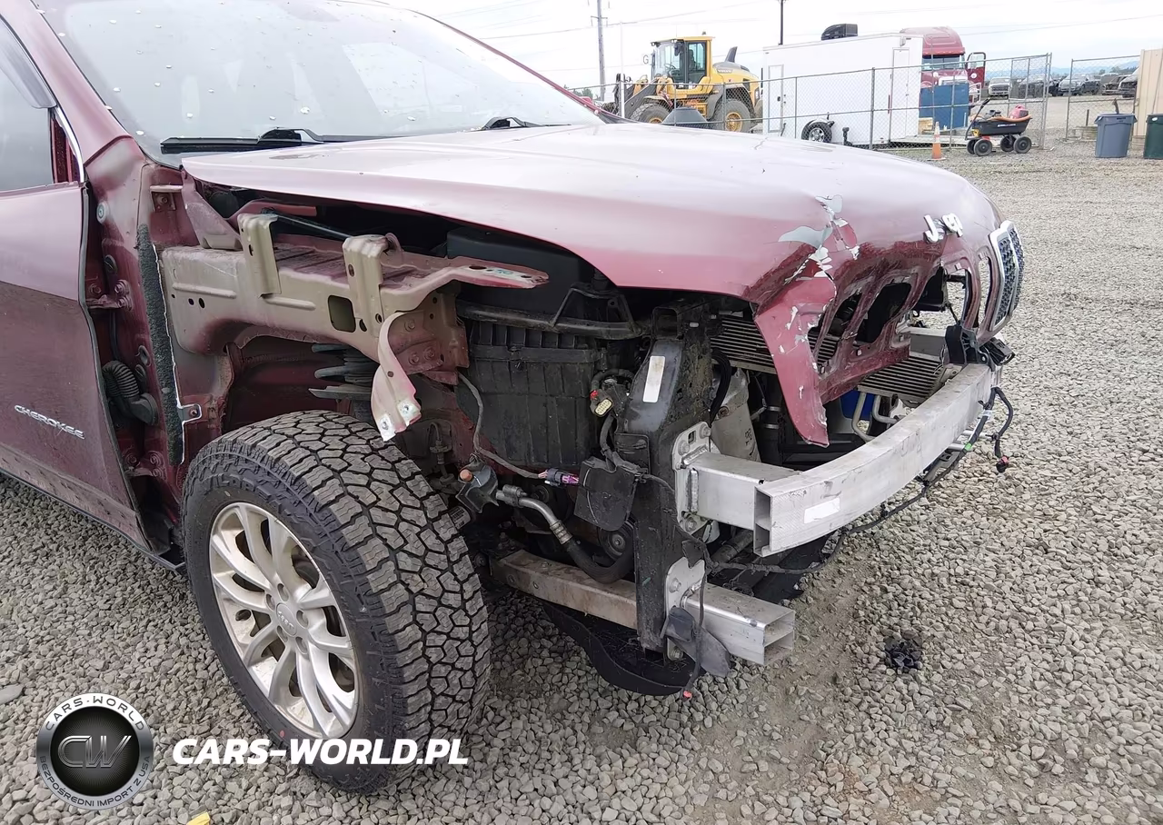 2019 Jeep Cherokee Latitude 4X4 VIN:1C4PJMCB6KD232002 - 19