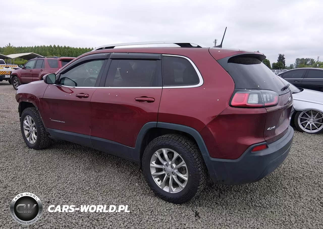 2019 Jeep Cherokee Latitude 4X4 VIN:1C4PJMCB6KD232002 - 3